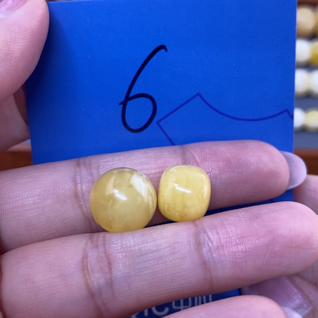 裸石琥珀未镶嵌乌****号