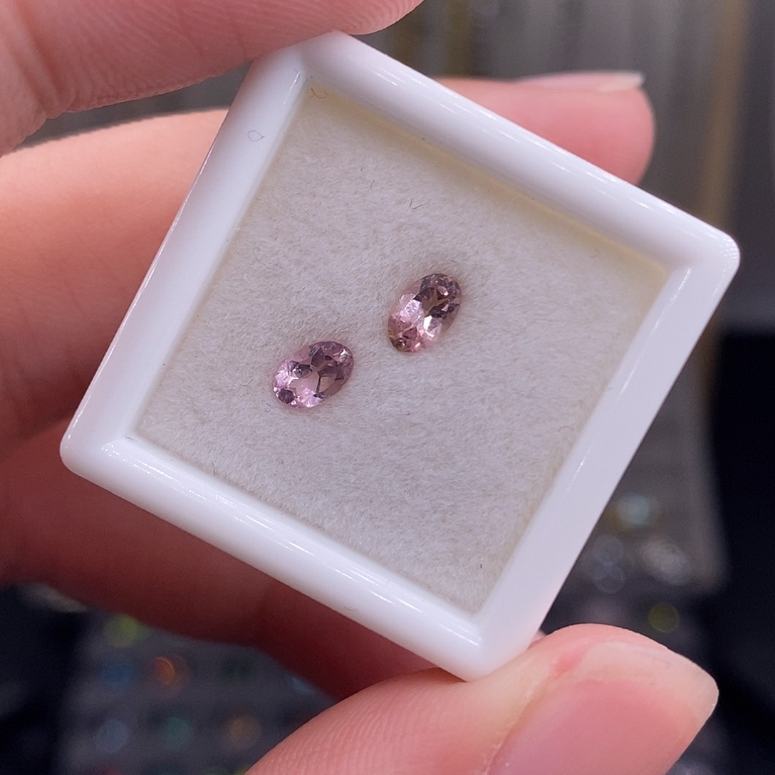 裸石未镶嵌碧玺3×5mm  2粒