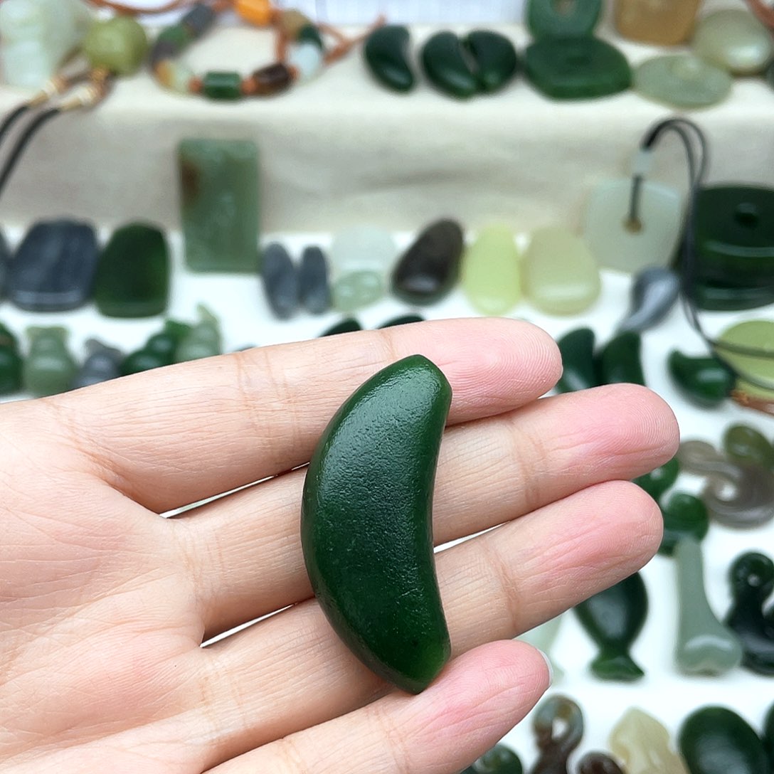 颈饰未镶嵌和田玉七***央