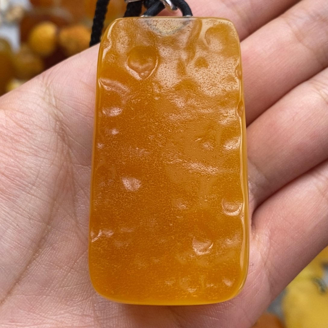 琥珀吊坠(赠链)未镶嵌