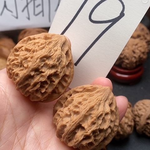 桃核吊坠和*核桃的营养