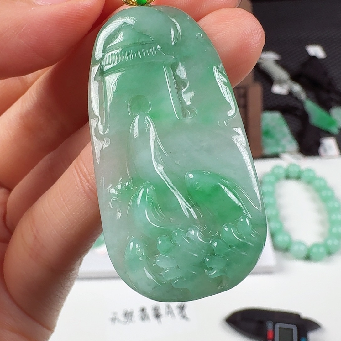翡翠18K金镶嵌颈饰