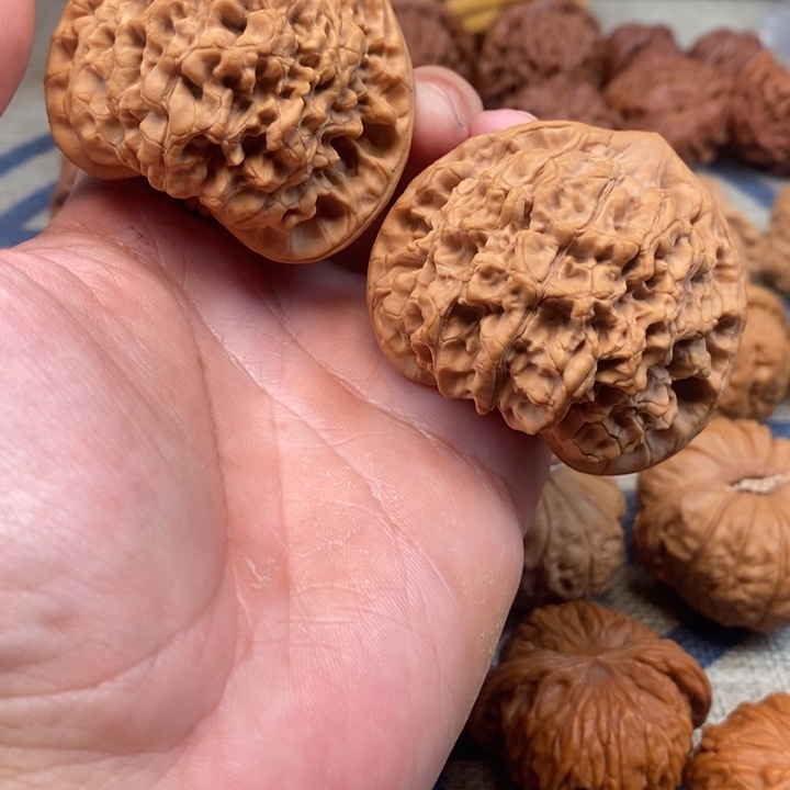 文玩核桃把件吾**牛核桃