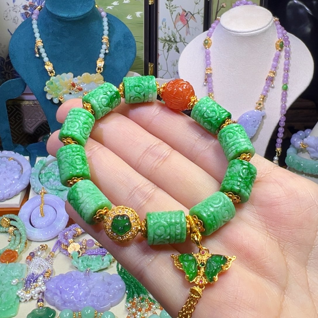 翡翠未镶嵌毛衣链高品辣绿手串