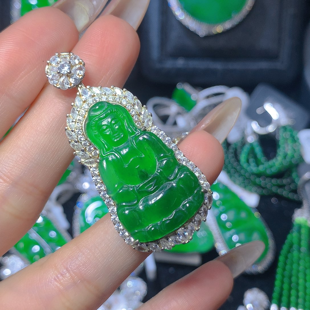 翡翠颈饰银S925镶嵌翡翠