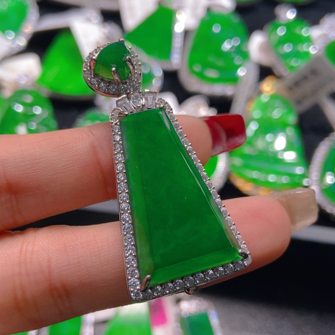 翡翠吊坠(不含链)未镶嵌