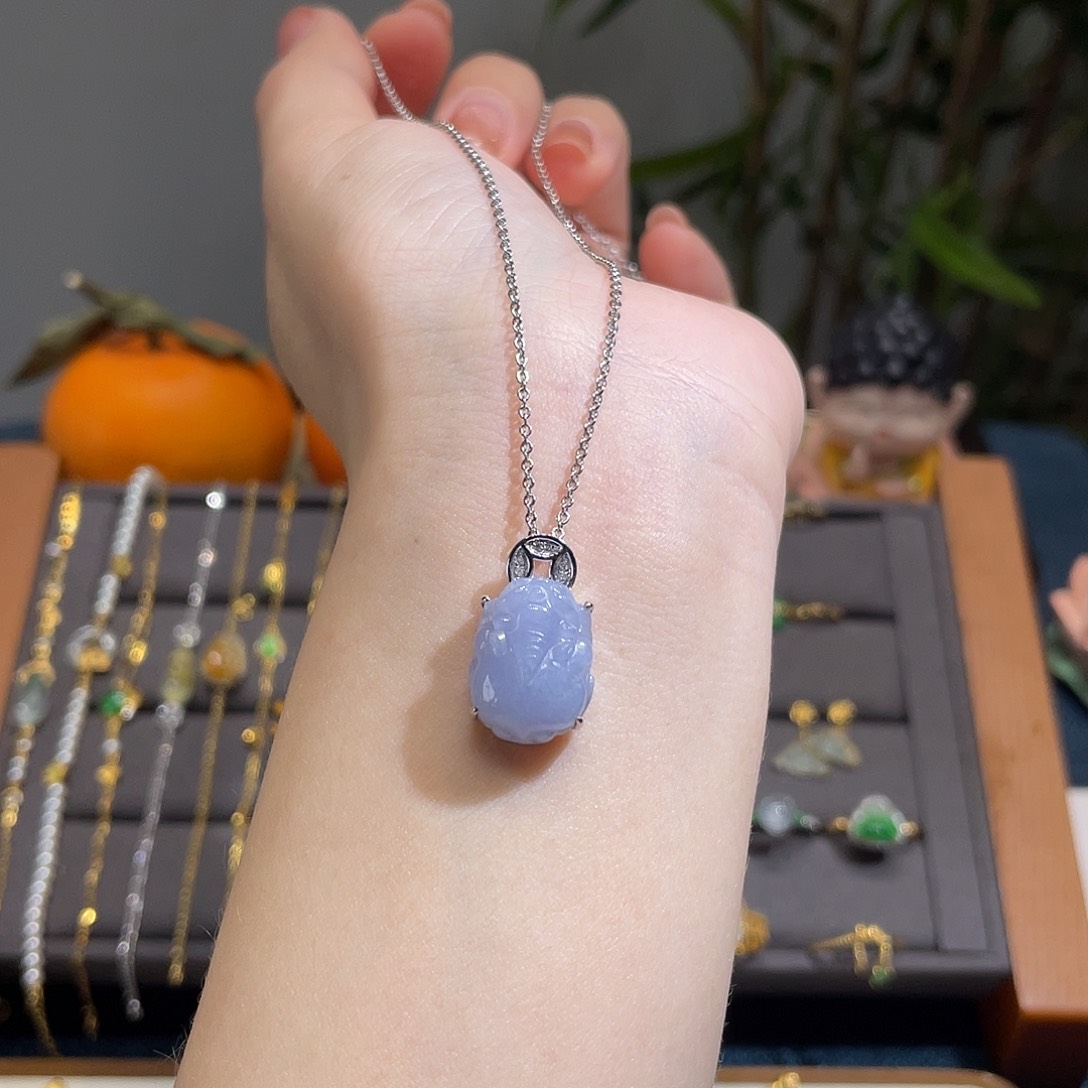 翡翠吊坠(不含链)18K金镶嵌冰紫小貔貅