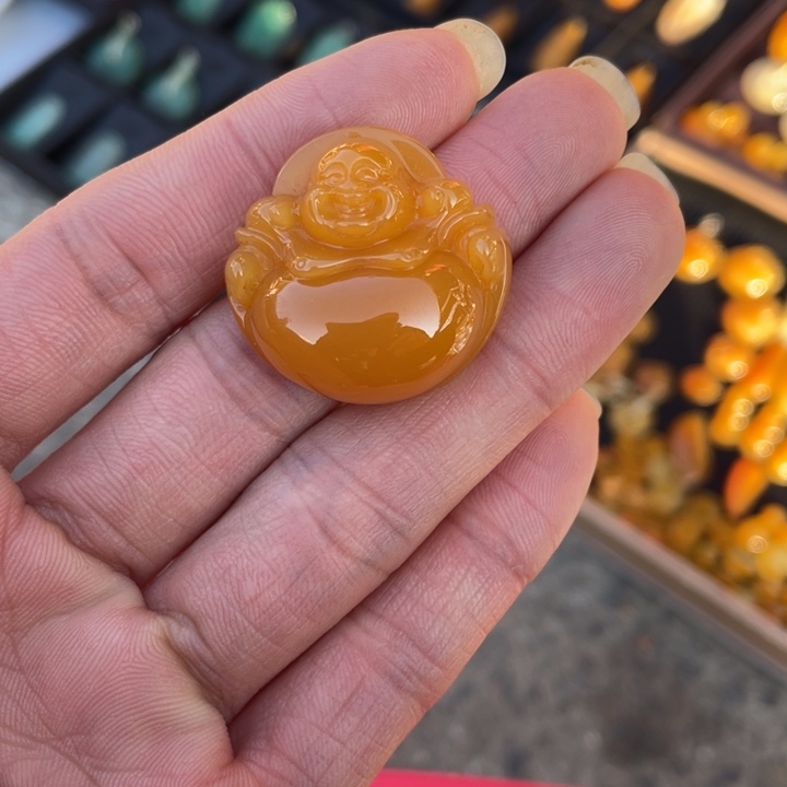 石英质玉（黄龙玉）未镶嵌颈饰