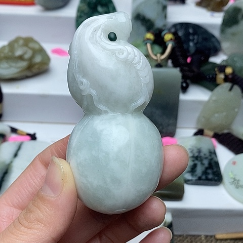 独山玉颈饰未镶嵌