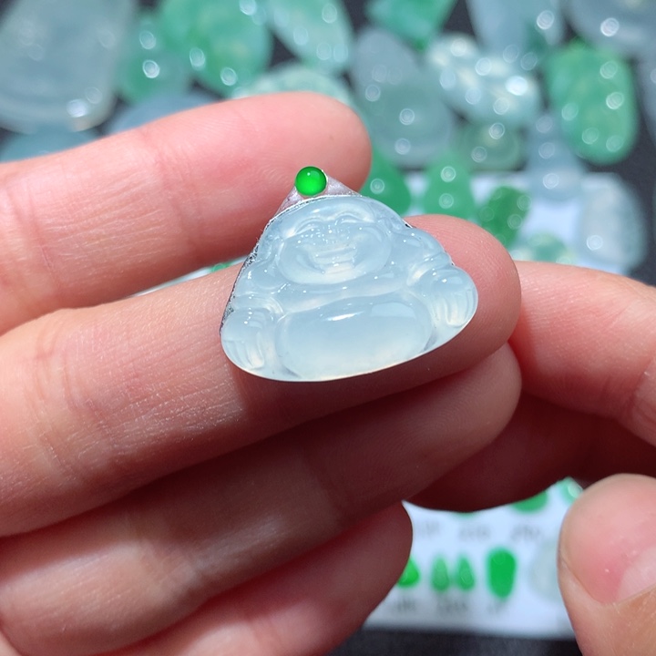 翡翠颈饰未镶嵌天然翡翠佛公