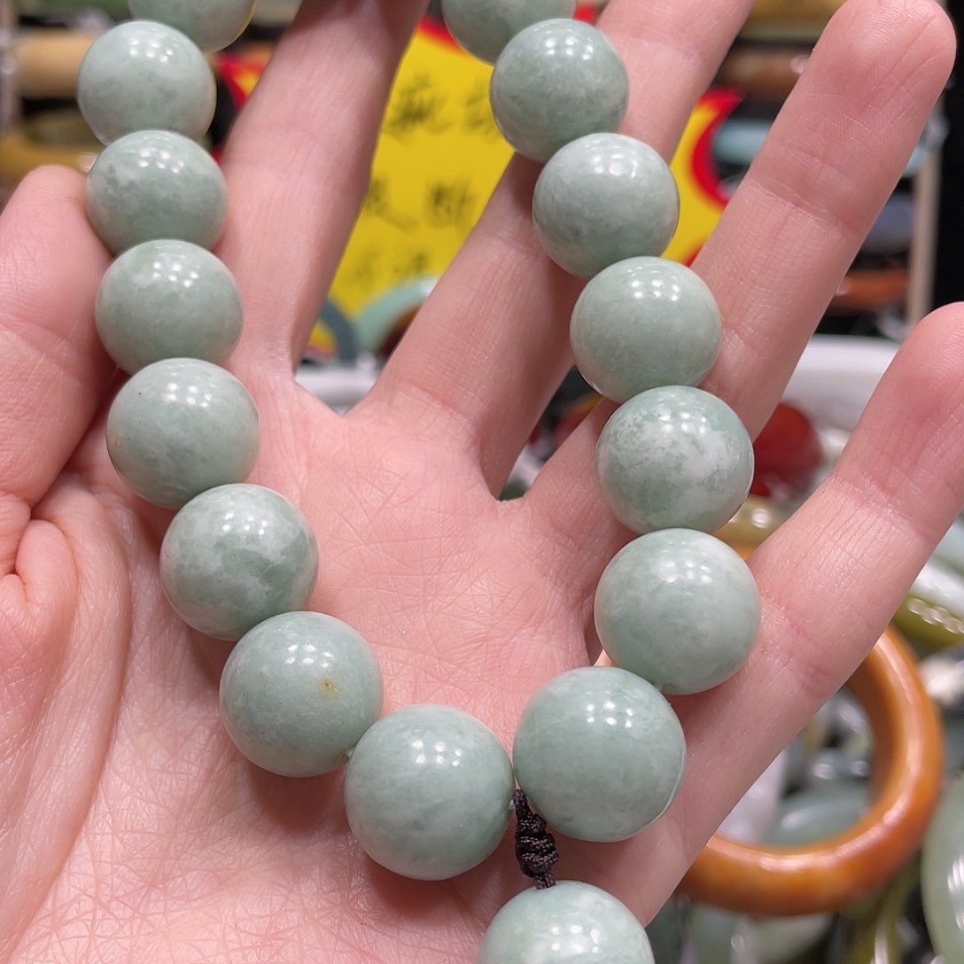 蛇纹石玉手串未镶嵌