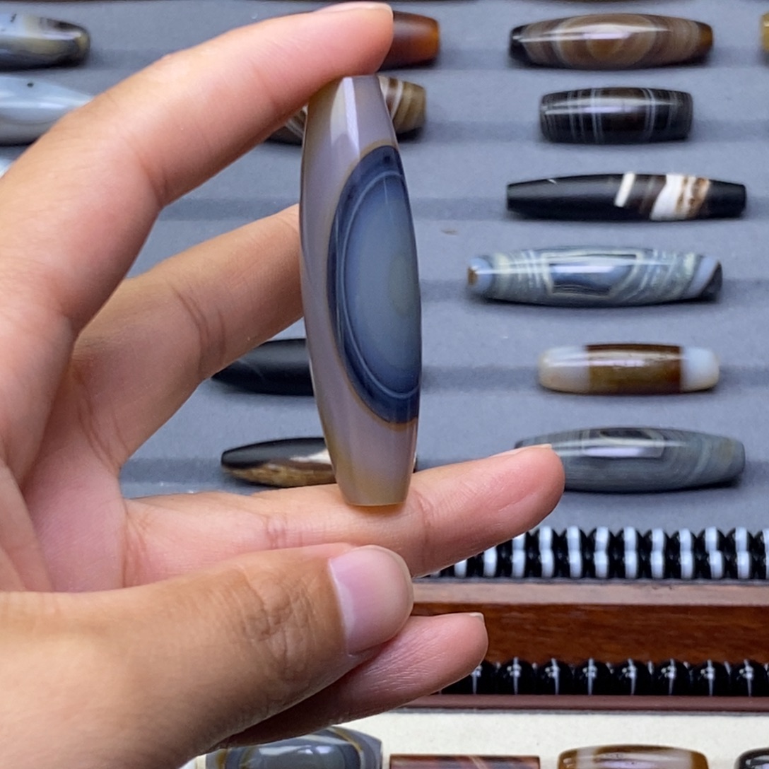 鸿***意玛瑙/玉髓颈饰未镶嵌