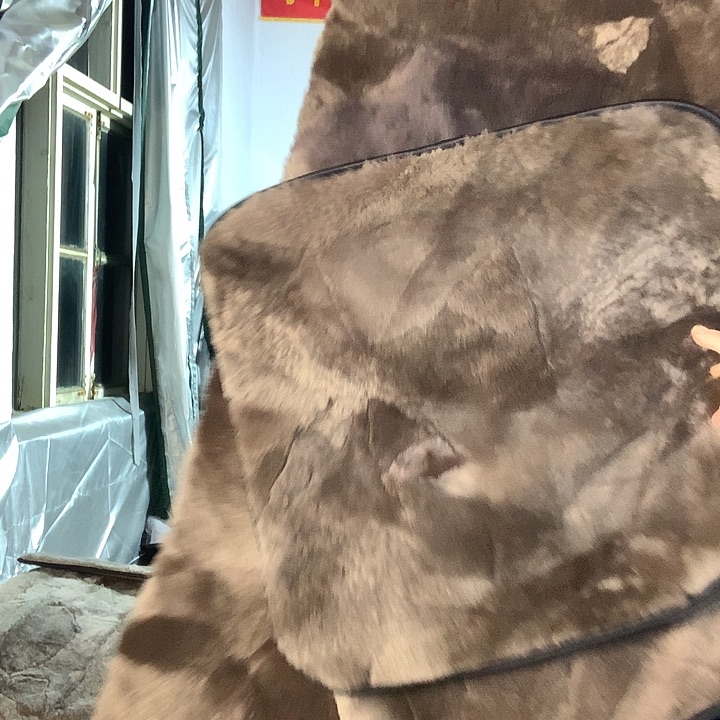 王***桃羊毛羊皮毛一体63厚毛咖色三件套