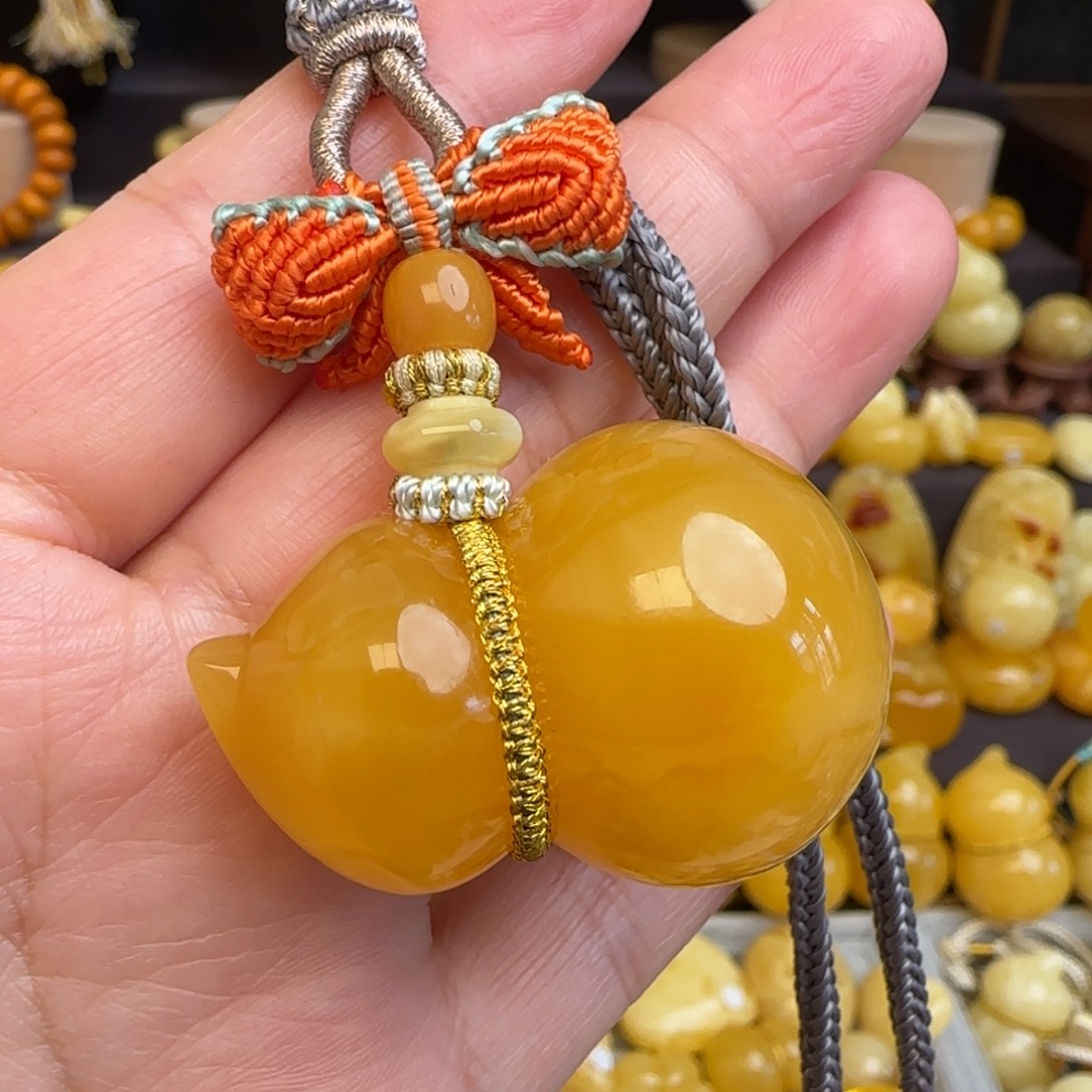 琥珀未镶嵌套链天然焦皮料蜜蜡葫芦吊坠