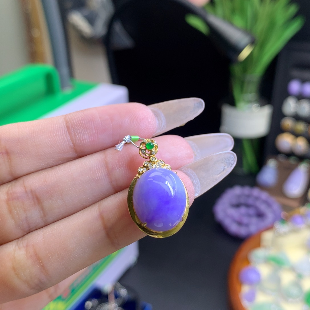 翡翠18K金镶嵌颈饰天然