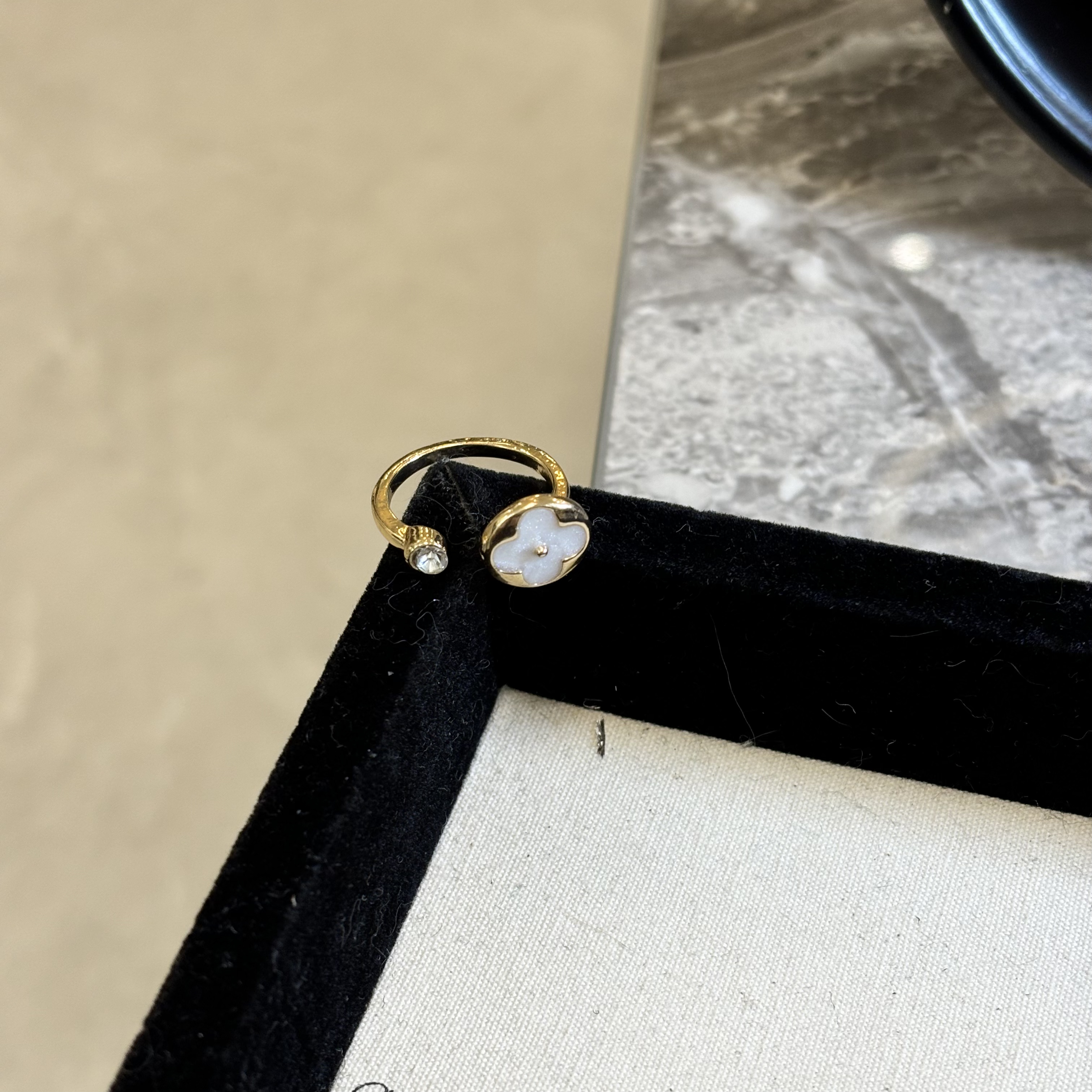 铜合金珐琅戒指 白花戒指JZ2042