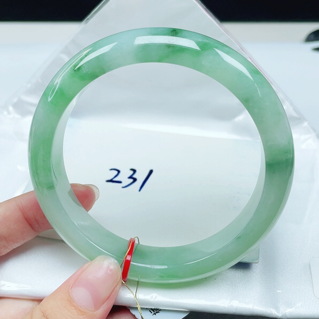 翡翠未镶嵌手镯（贵妃镯）正圈60.8