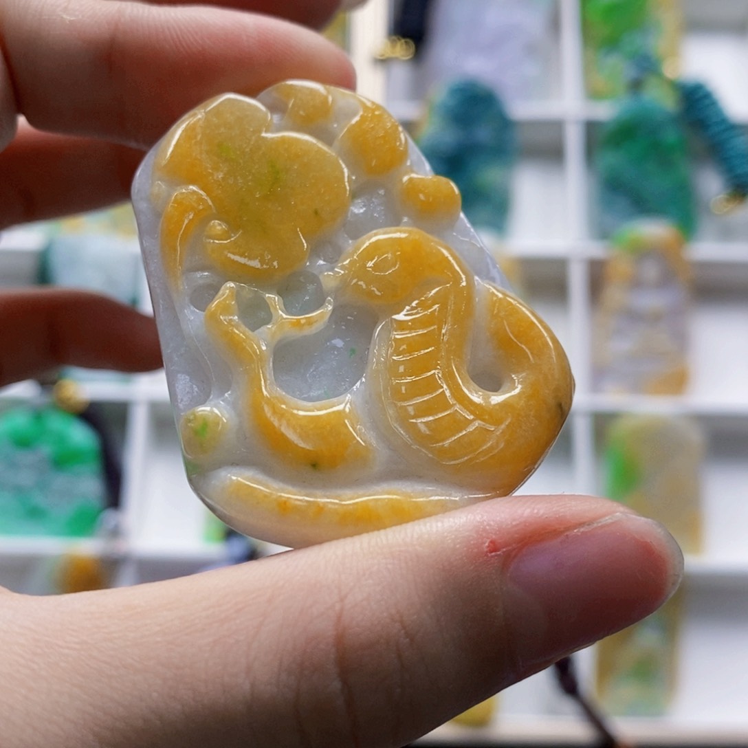 翡翠未镶嵌颈饰翡翠