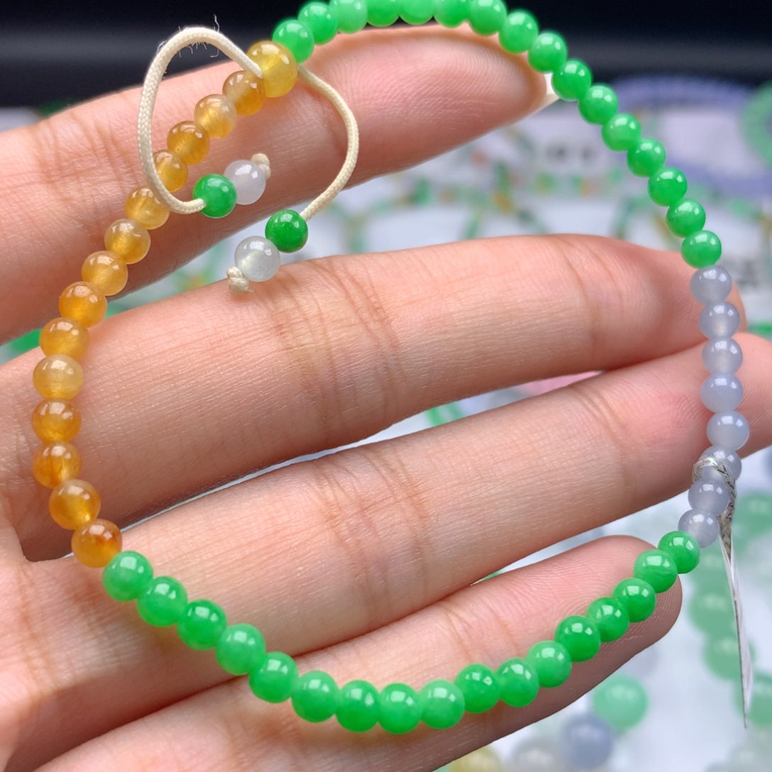 翡翠手链未镶嵌卡