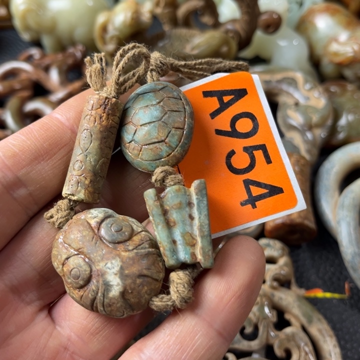 和田玉颈饰未镶嵌