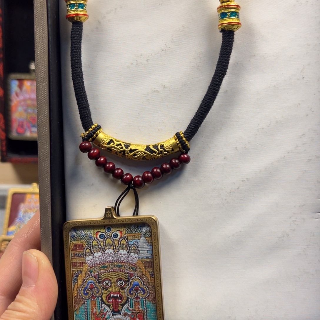 吊坠?**逅扎基拉姆单面钛钢