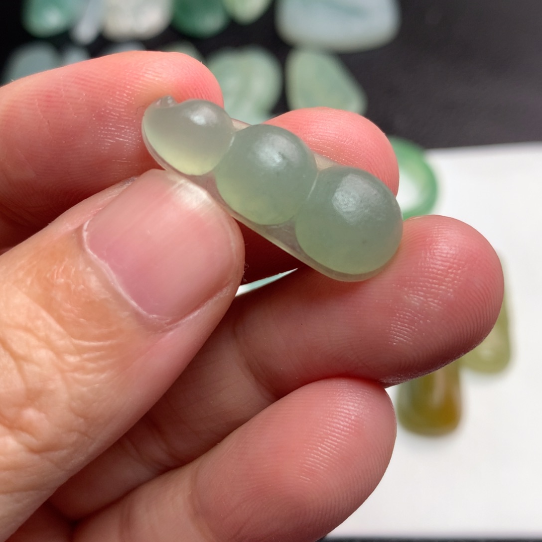 未镶嵌定制翡翠豆子