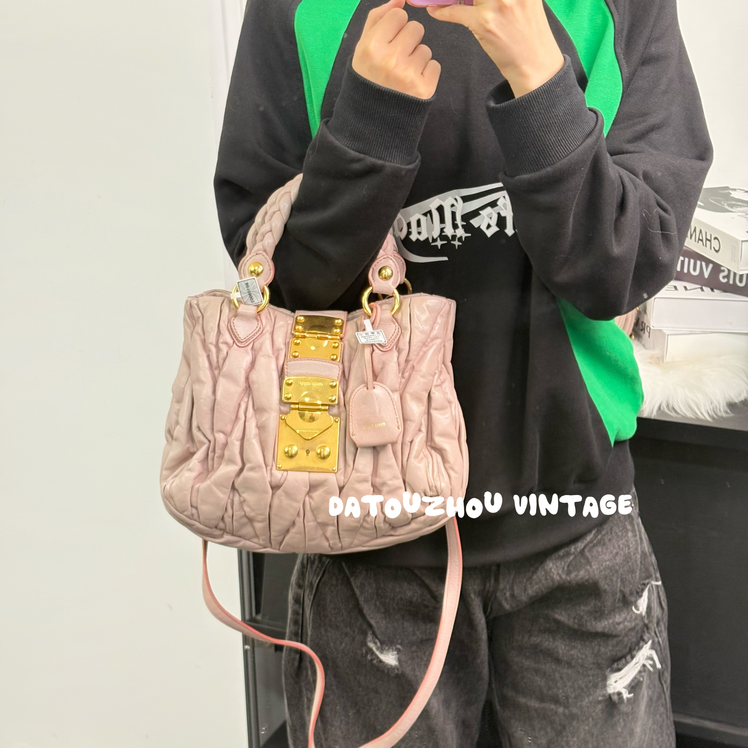 95新 MIU MIU/缪缪 粉金褶皱手提斜挎包xk 