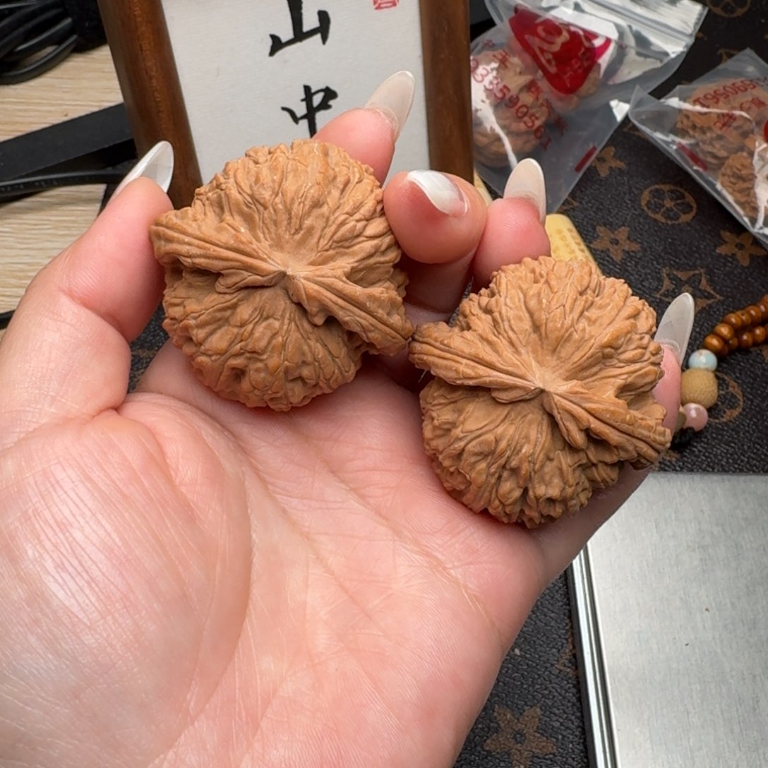 文玩核桃把件46白G198