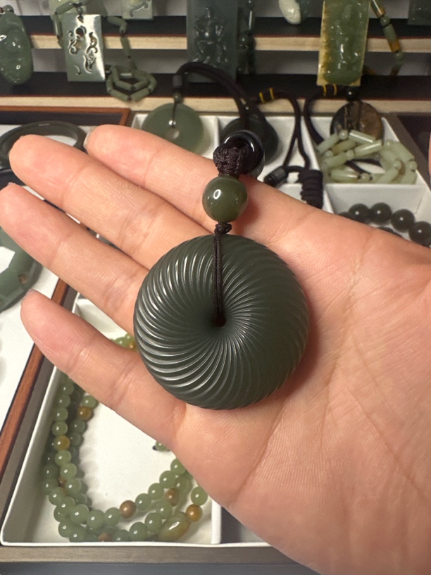 岫岩老玉（透闪石质玉）平安扣