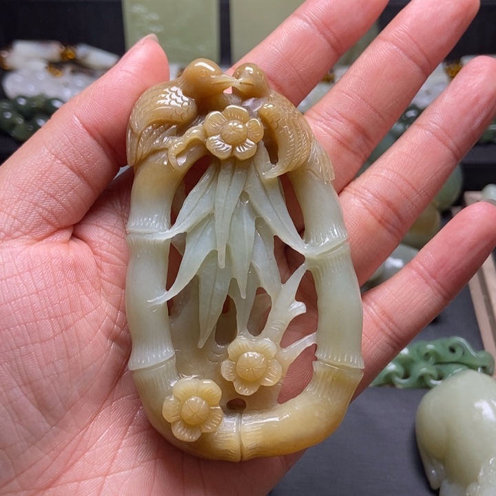 颈饰未镶嵌和田玉战***手