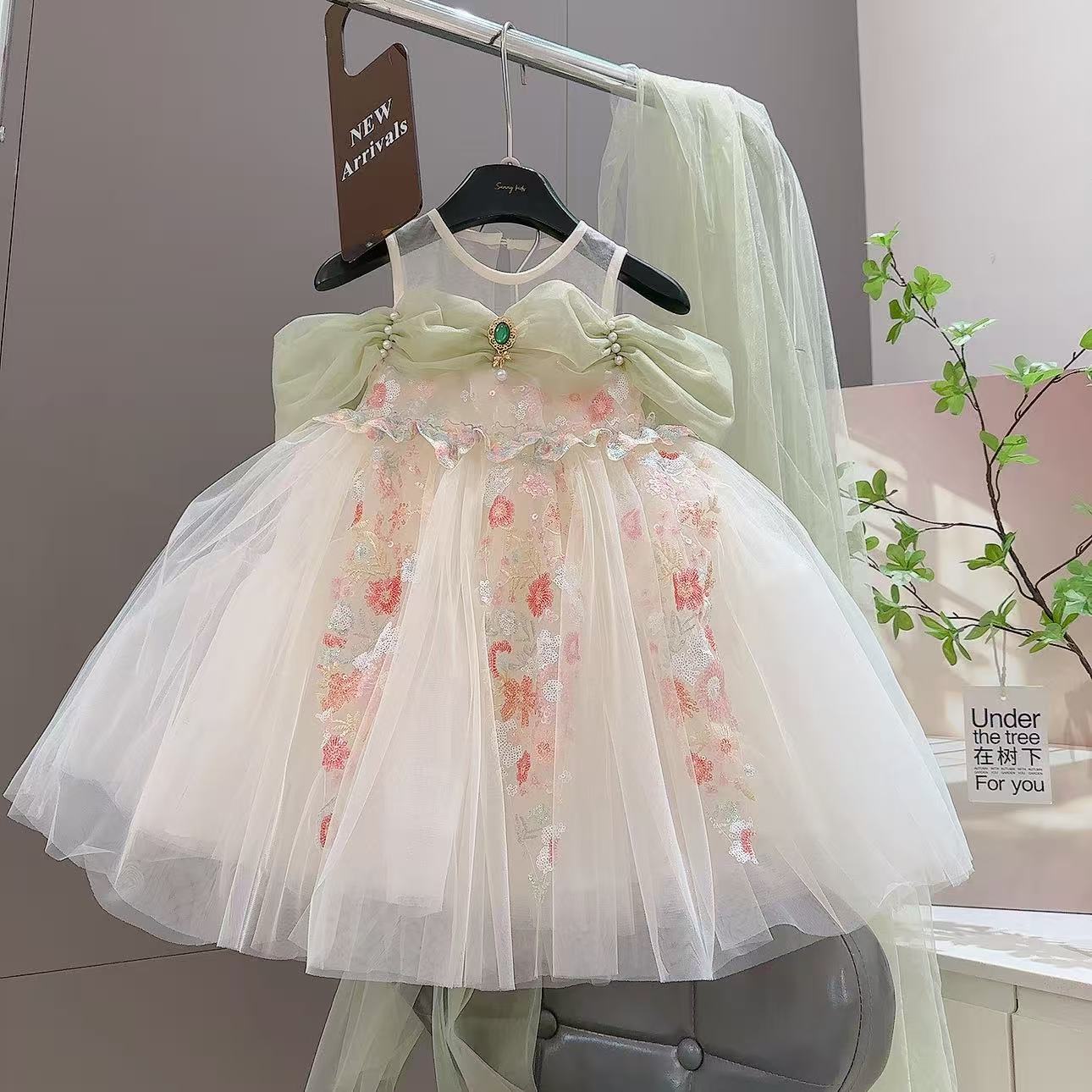 花仙子女童夏季新款洋气国风刺绣甜美公主风蓬蓬纱连衣裙
