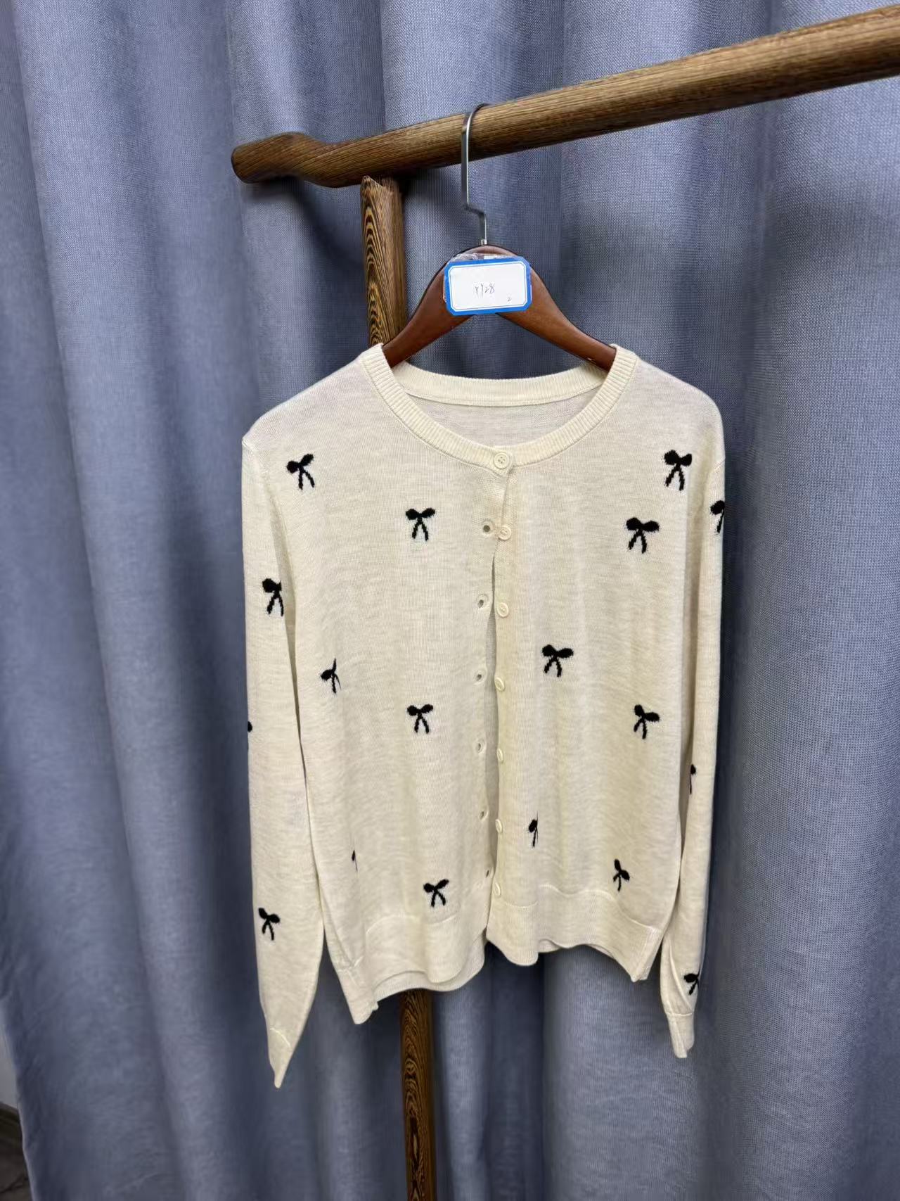 2025秋季新款休闲时尚圆领羊毛上衣女Y928