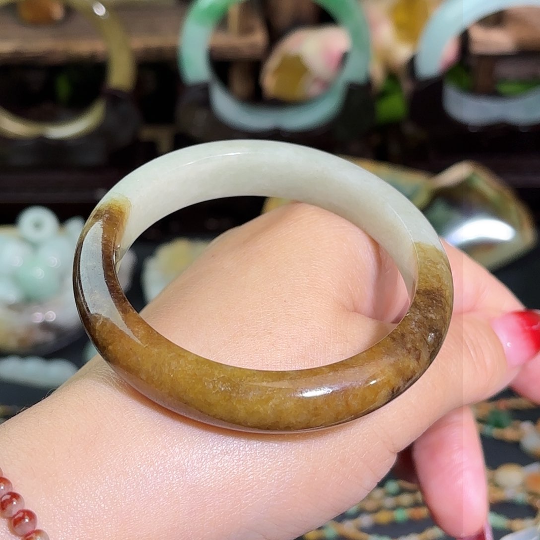 翡翠手镯未镶嵌天然黄翡