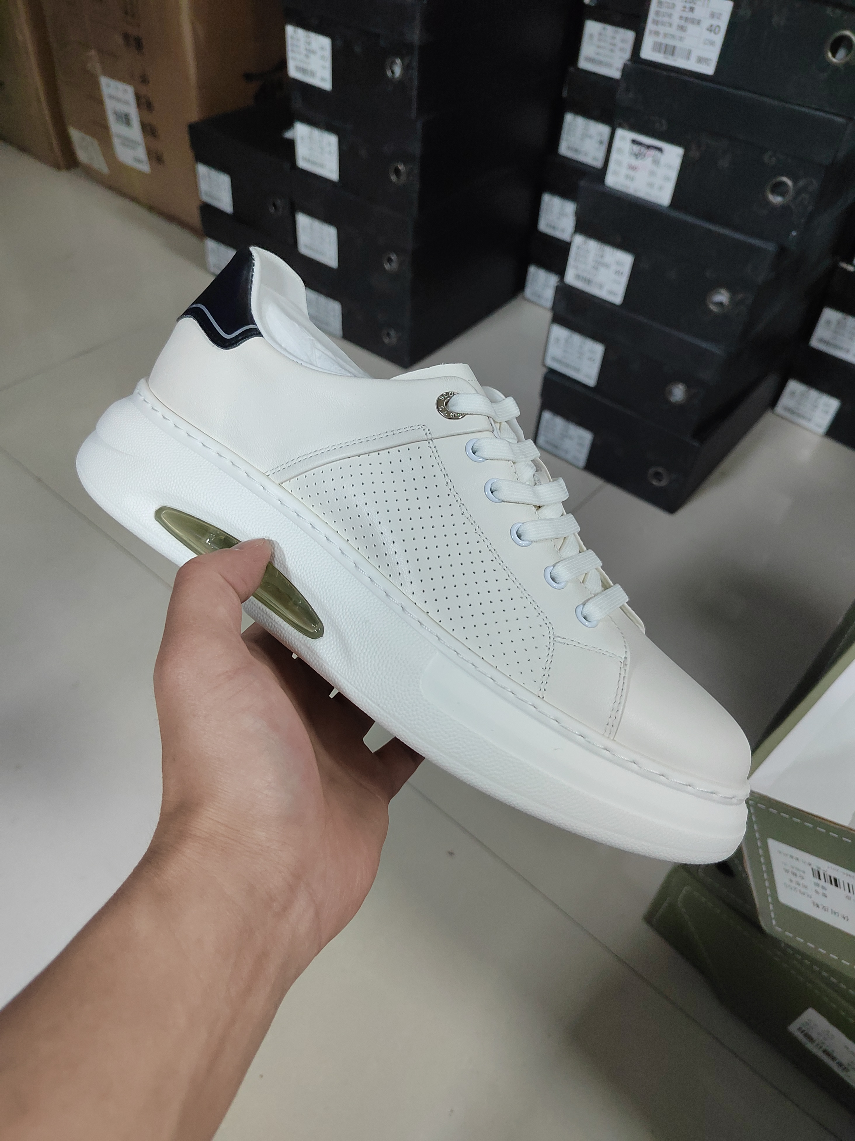 （微瑕，介意勿拍）2332男士轻奢休闲时尚百搭舒适潮鞋