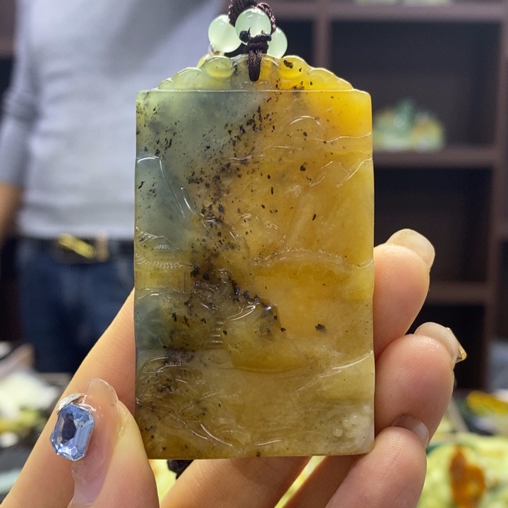 蛇纹石玉未镶嵌颈饰
