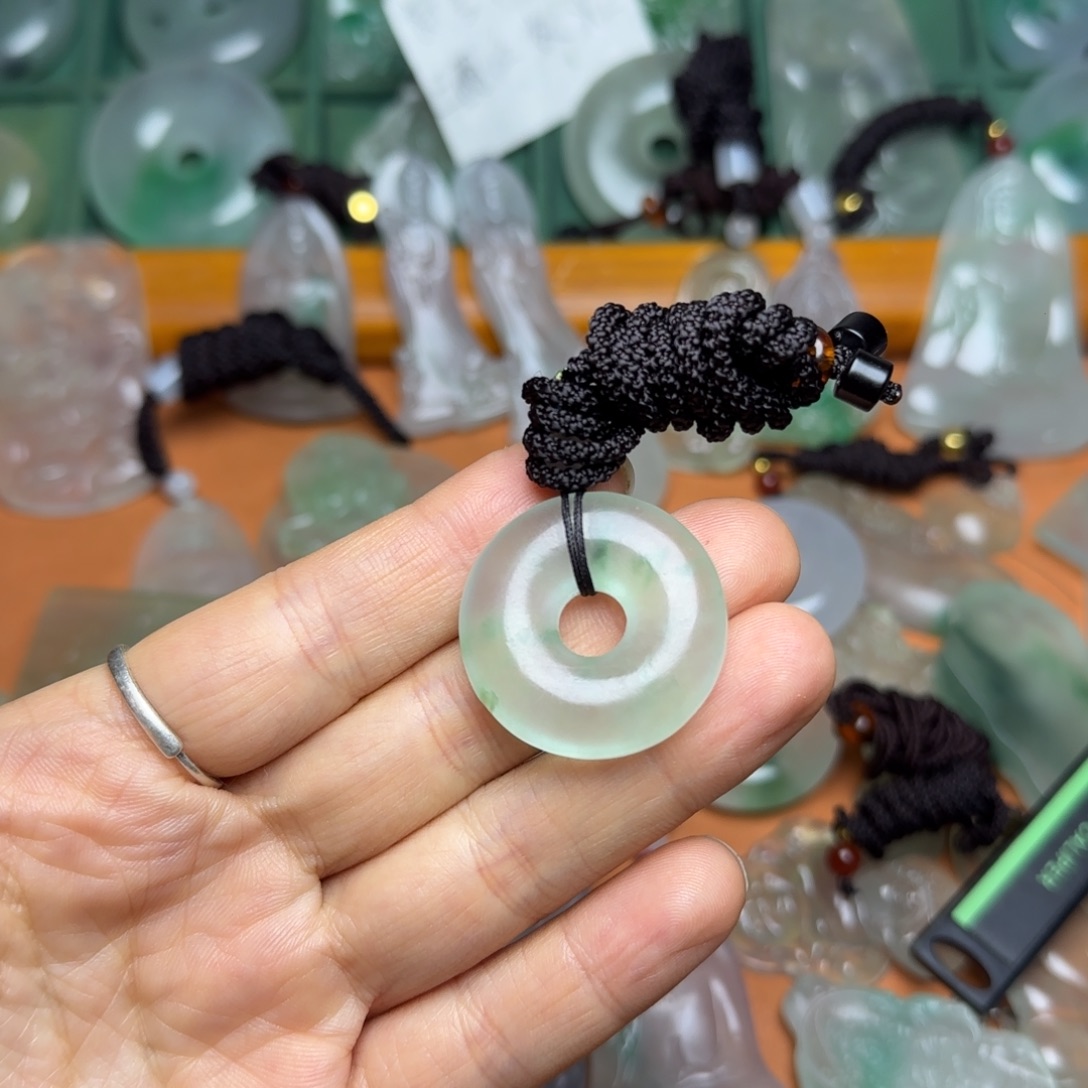 翡翠未镶嵌颈饰冰飘花翡翠平安扣