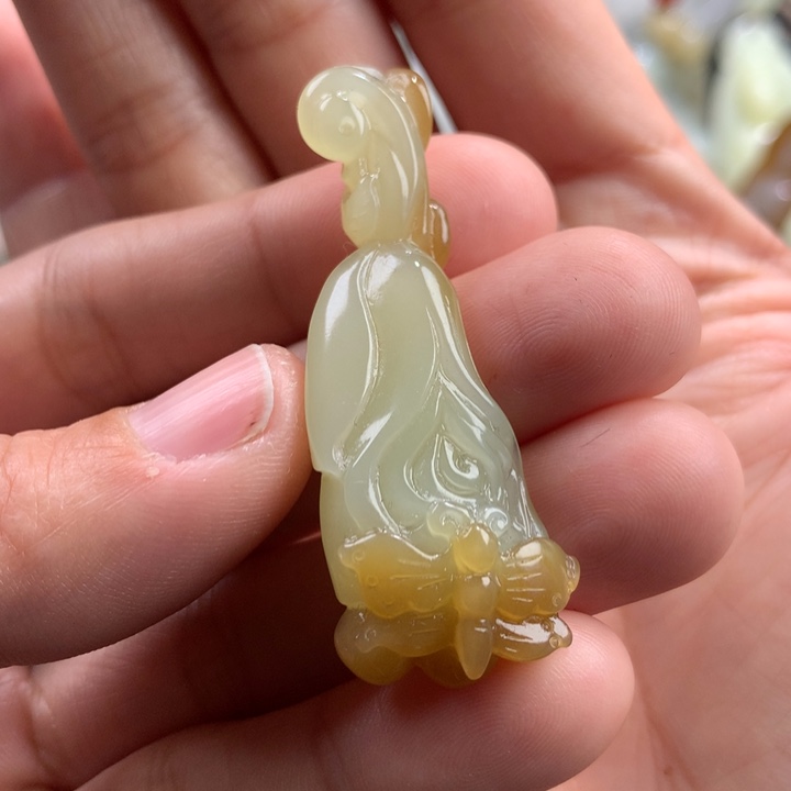 和田玉颈饰未镶嵌