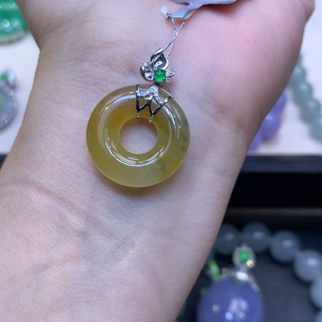 翡翠18K金镶嵌颈饰