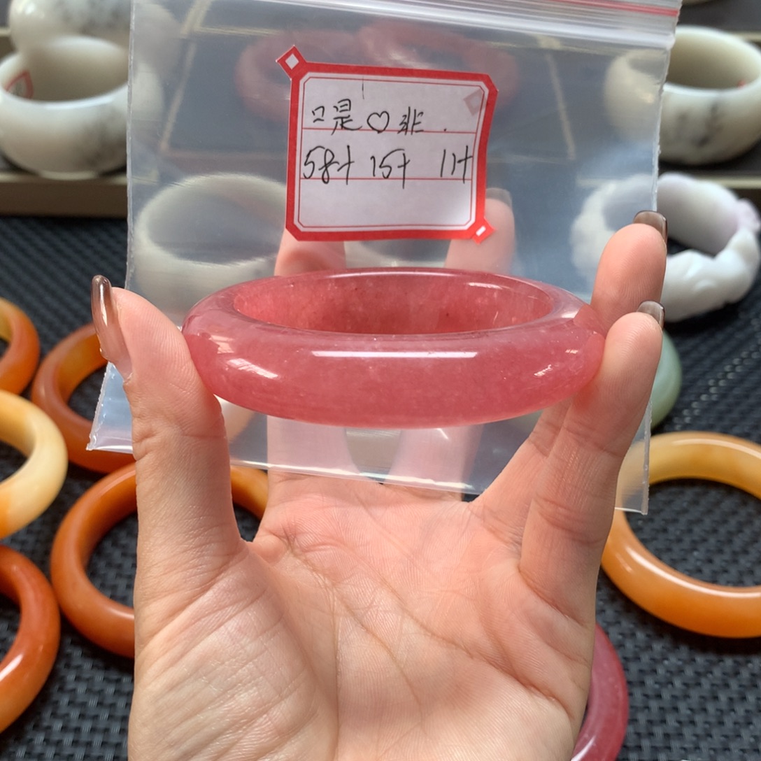 口***非石英岩玉未镶嵌手镯