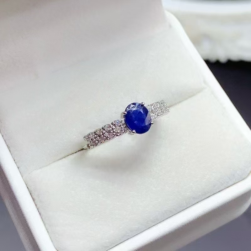 斯里兰卡蓝宝石s925银精镶主石尺寸5x6mm 东欧风戒指 A978