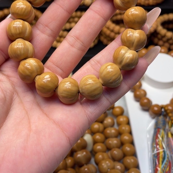 我***w猴头核桃吊坠微瑕屁桃