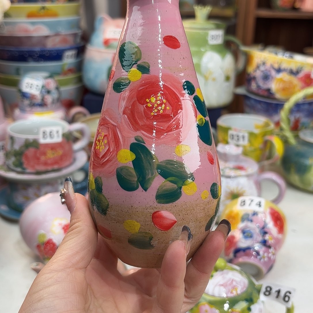 瓷片在干嘛我也在洗头发睡觉啊亲爱