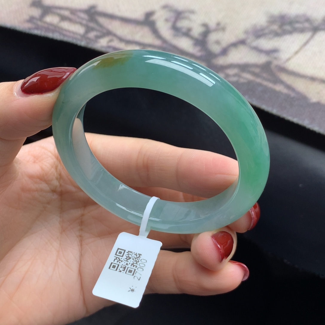 翡翠未镶嵌手镯阳绿