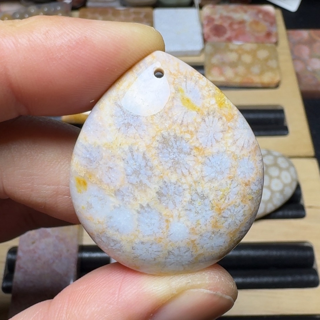 硅化玉纯天然色有机玉石未镶嵌