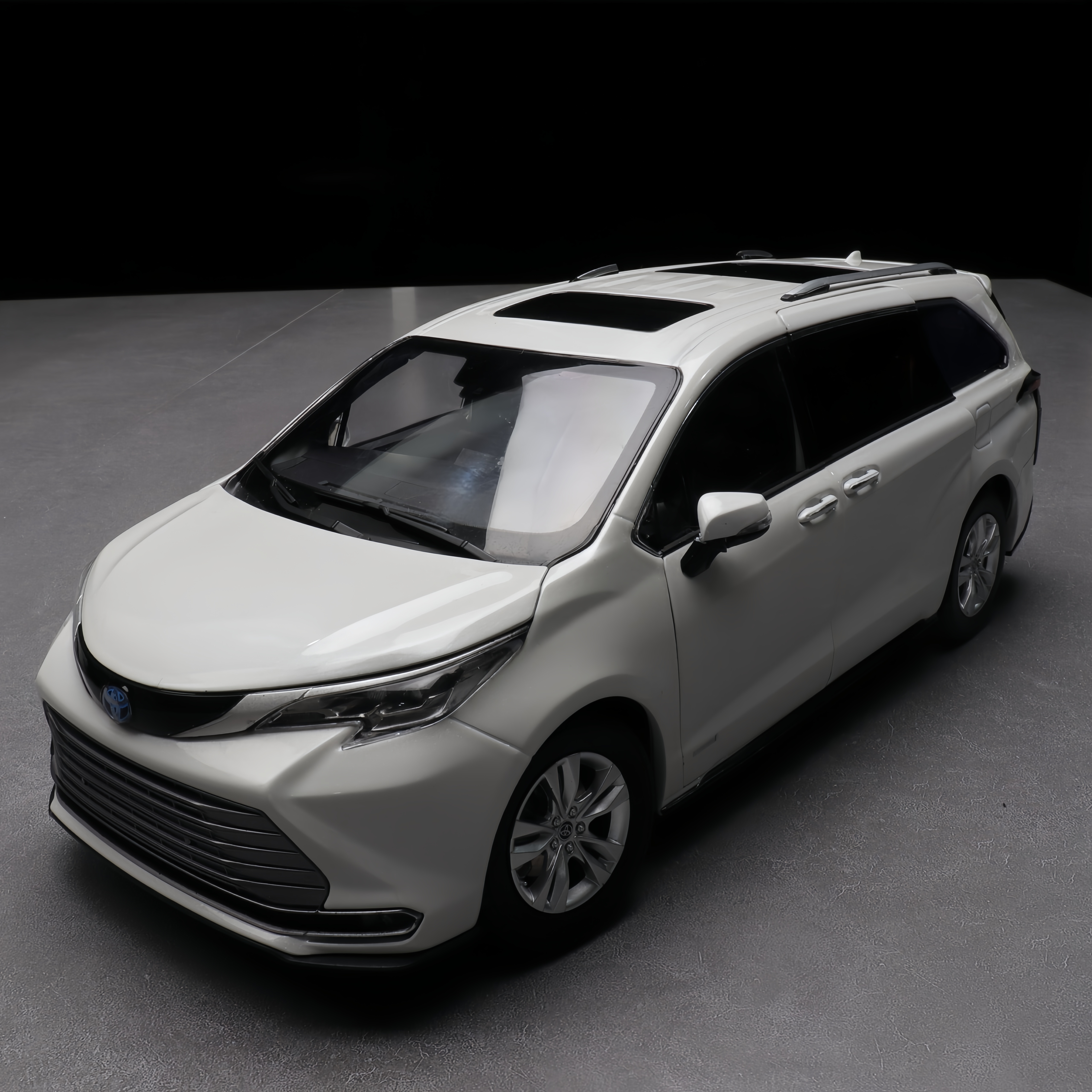 丰田塞纳18比例原厂合金汽车模型静态摆件