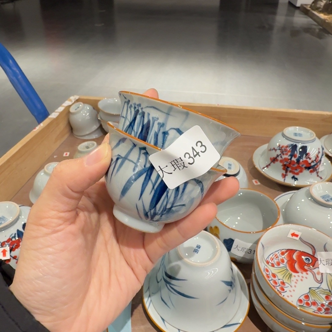 釉下手绘茶具微瑕