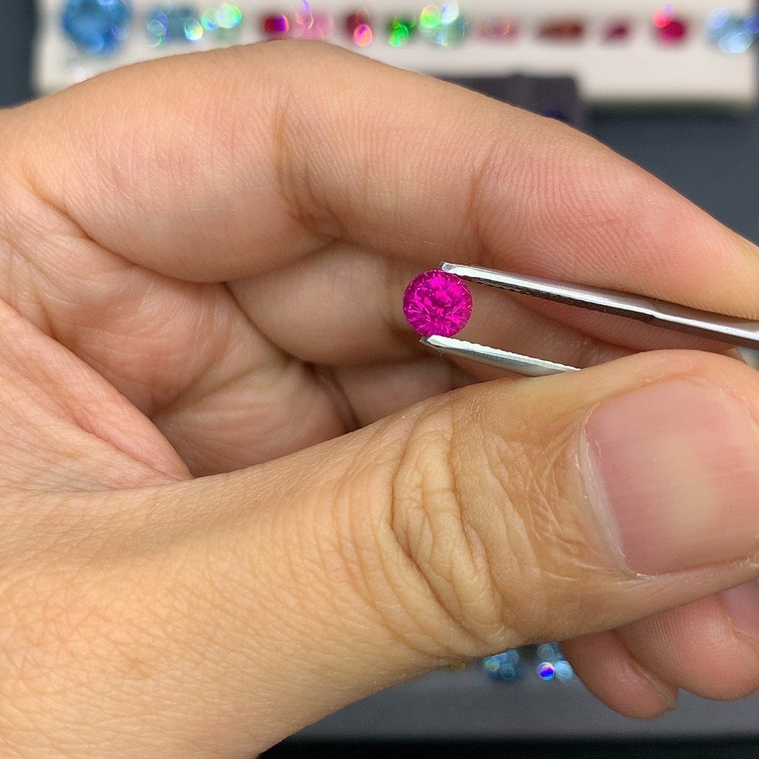 红宝石裸石1.04克拉Aigs大证无烧鸽血红