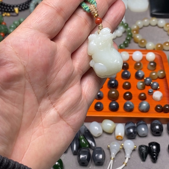 和田玉未镶嵌手链