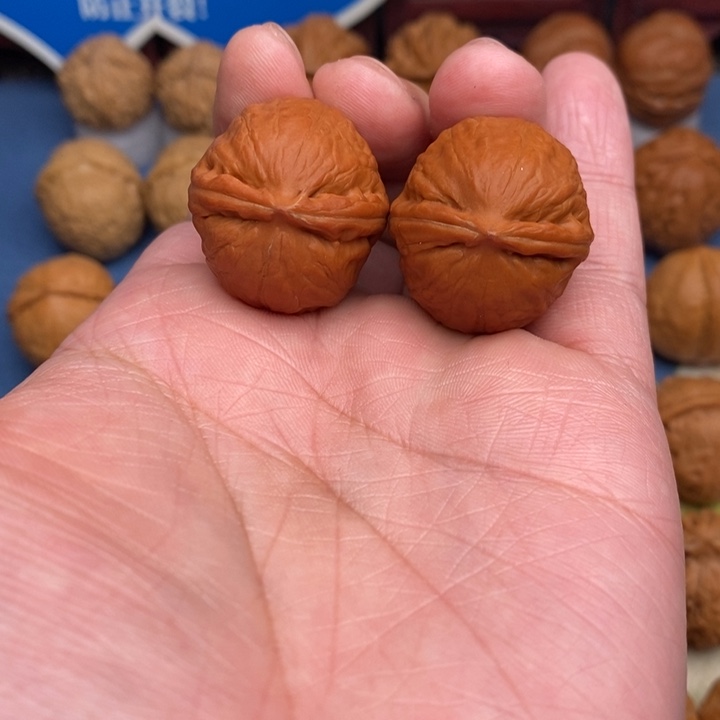 文玩核桃把件龙珠