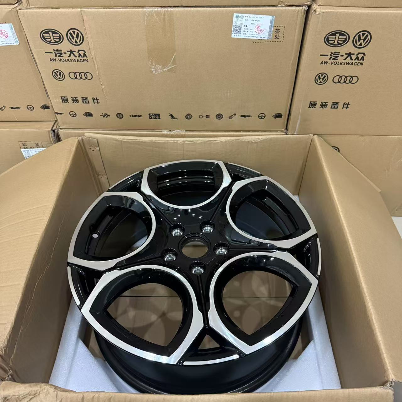 佟大炮的福利 高尔夫8.5 GTI 铝合金轮毂18寸 一定要验货签收